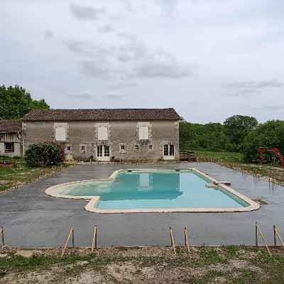 pose et la fabrication de piscines à Saint Astier